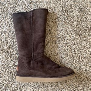 UGG Abree Tall size 8